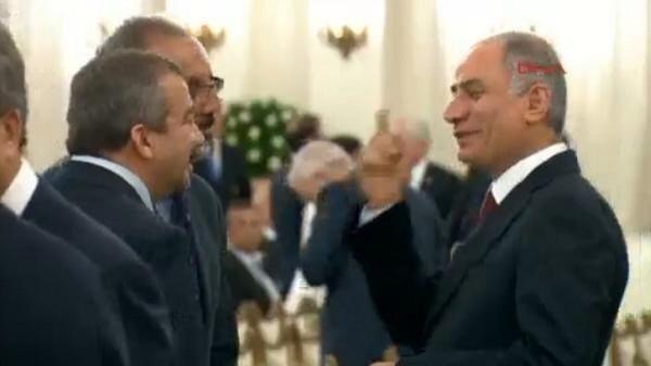 Alkışlar ve Siyaset Pornosunun&nbsp;Tuzakçıları